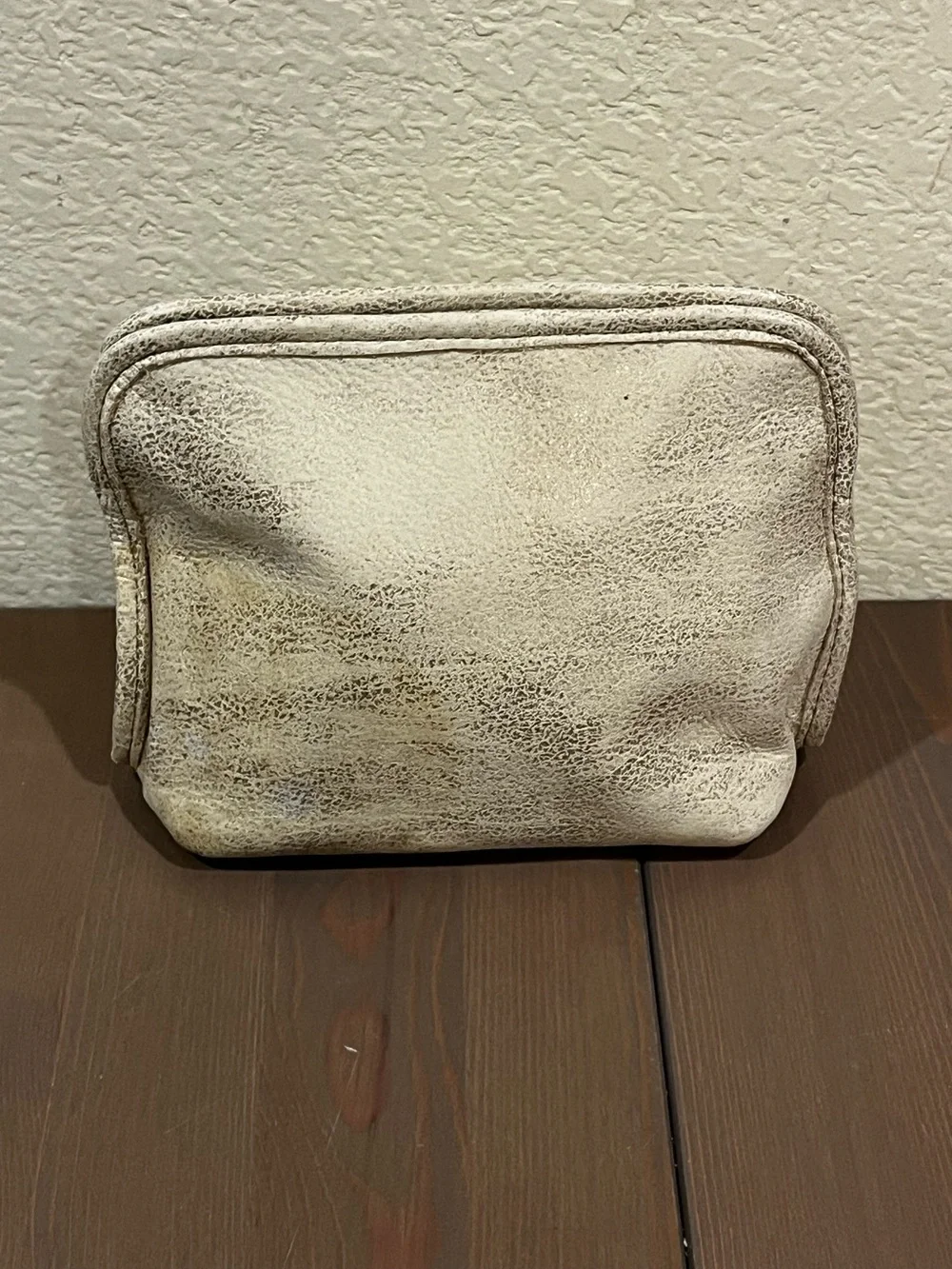 HOBO Leather Makeup Bag Travel Pouch Mesh Zip Pockets Floral Lining Metallic